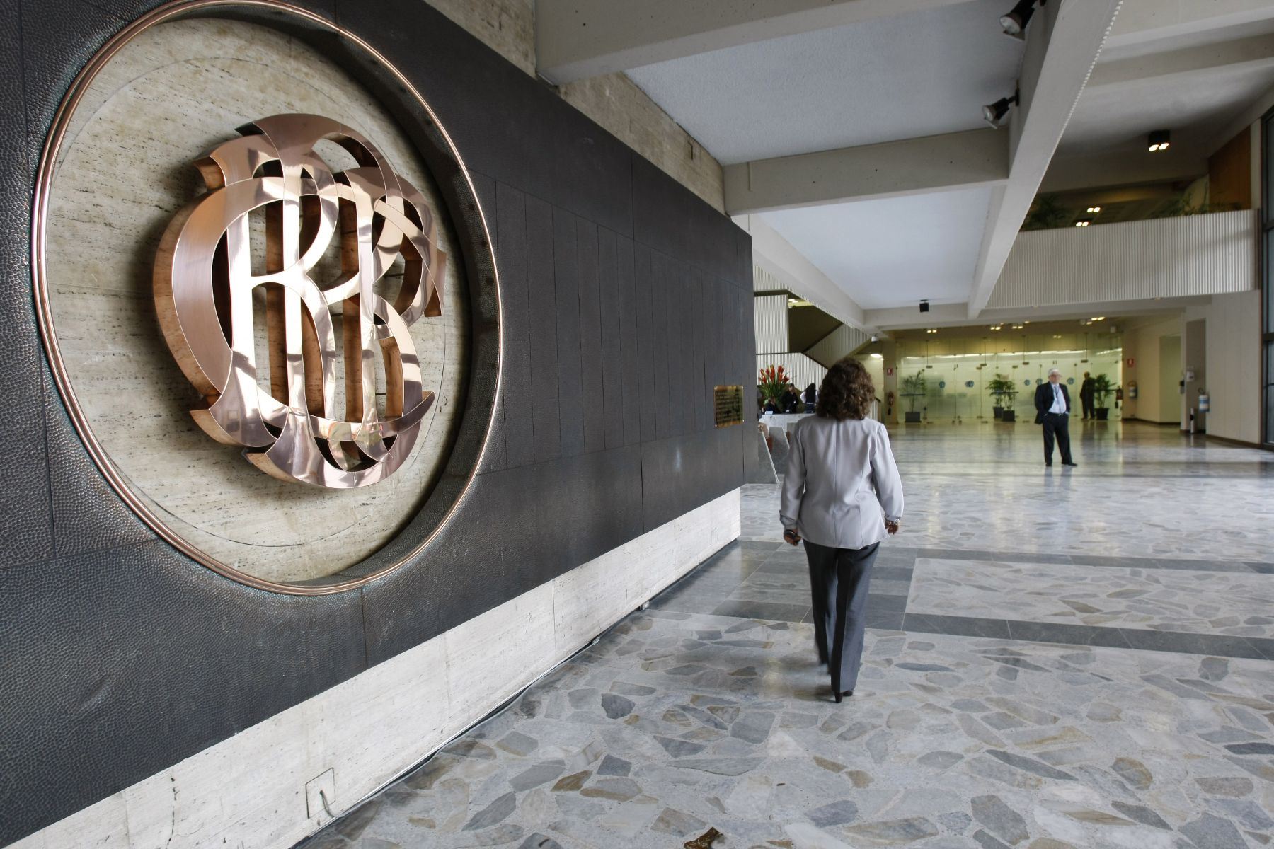 Bcrp Mantiene Tasa De Referencia En 4 5 Y Sigue Cauteloso Ante Inflacion