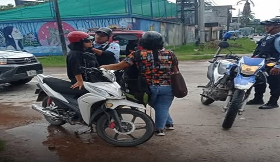 Choque Y Fuga De Trimovil Deja Dos Mujeres Heridas En El Jr Chiclayo Tingo Maria