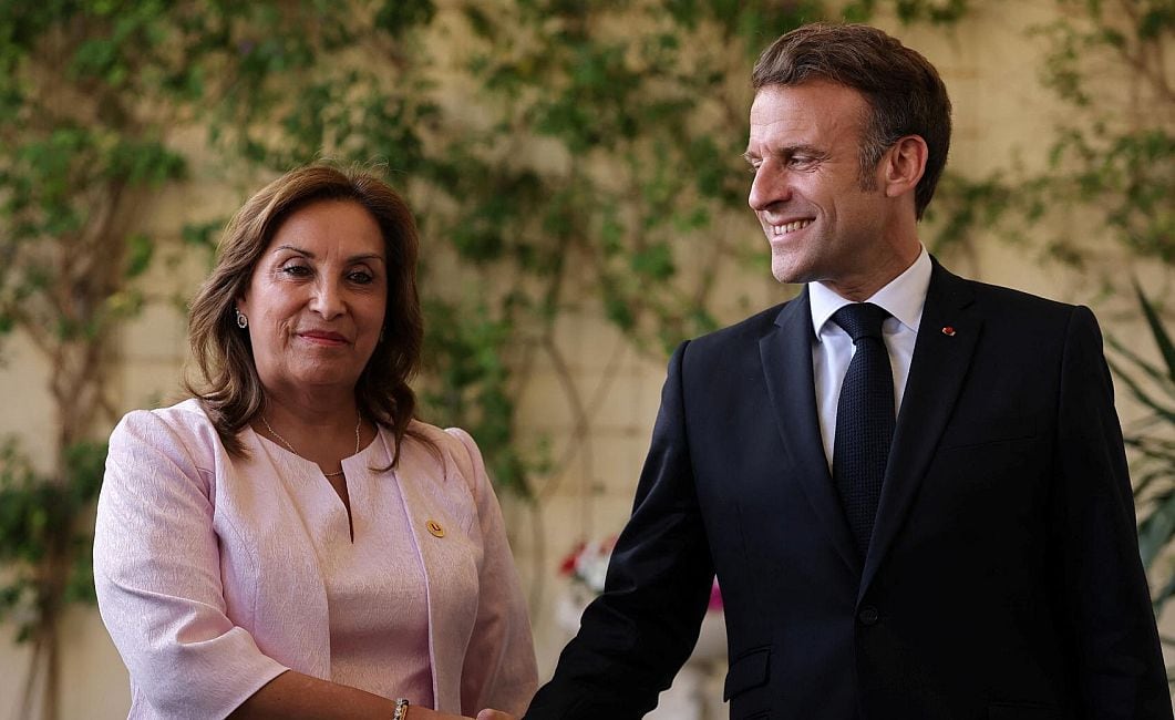 Dina Boluarte Sostiene Un Encuentro Bilateral Con El Presidente De Francia Emmanuel Macron