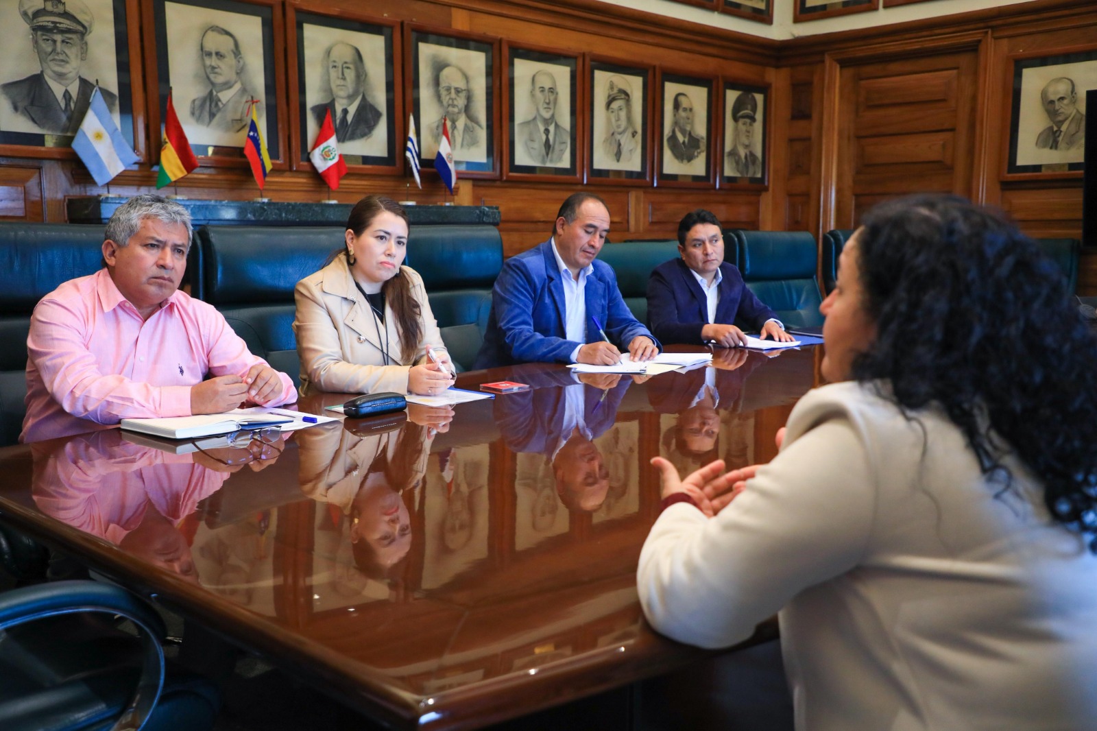 Gobernador Pulgar Plantea Ante El Minsa Proyecto Para Hospital Oncologico En Huanuco