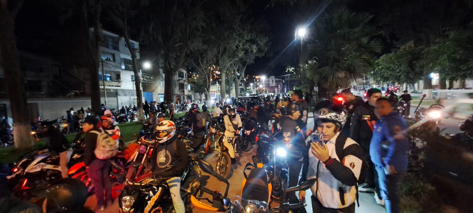 Motociclistas De Huanuco Protestan Contra Norma Que Impone Uso Obligatorio De Chalecos Y Cascos