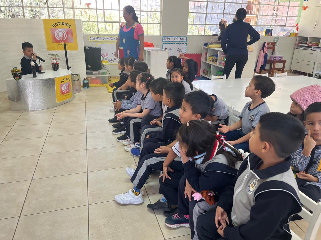 Ninos De 5 Anos Descubren El Periodismo Con Entusiasmo En El Jardin Maria Montessori