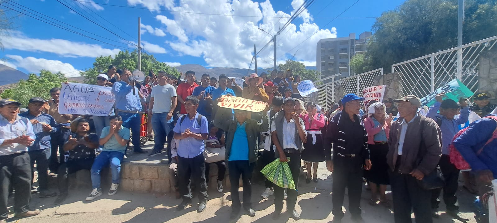 Pobladores De Umari Exigen Solucion Urgente Al Problema Del Agua En Huanuco