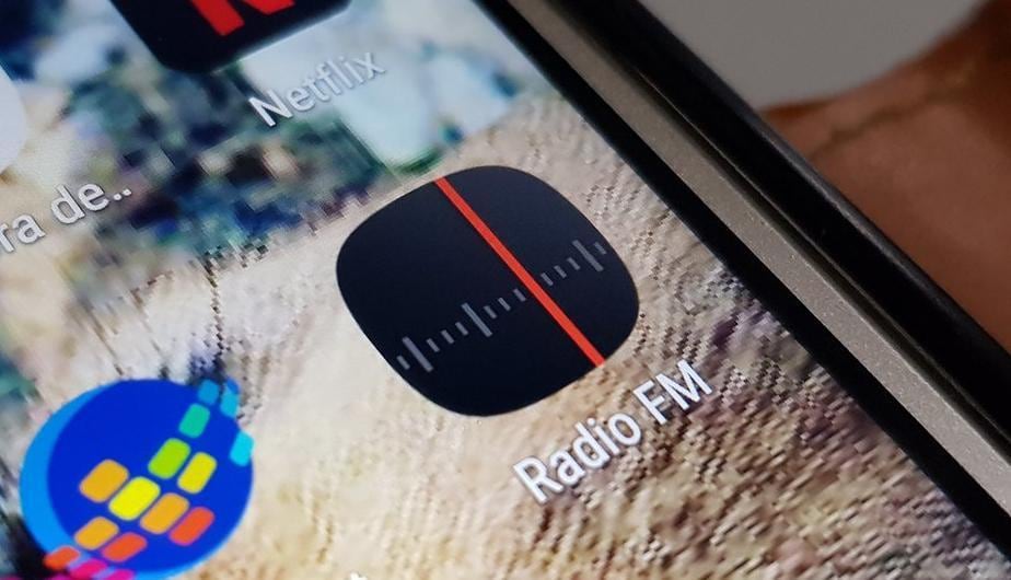 Radio Fm Obligatoria En Celulares Una Ley Que Suena Bien Pero A Que Costo