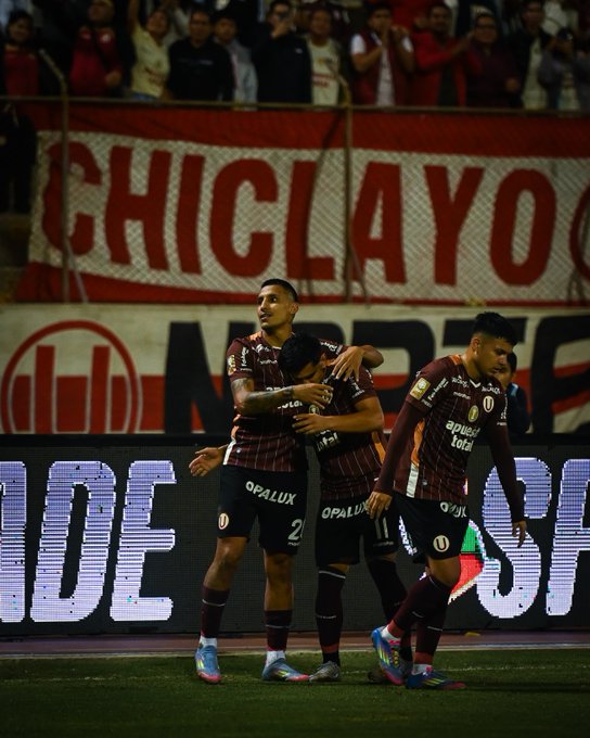 Universitario Vence 2 0 A Atletico Grau Y Consolida Su Liderato En El Torneo Apertura
