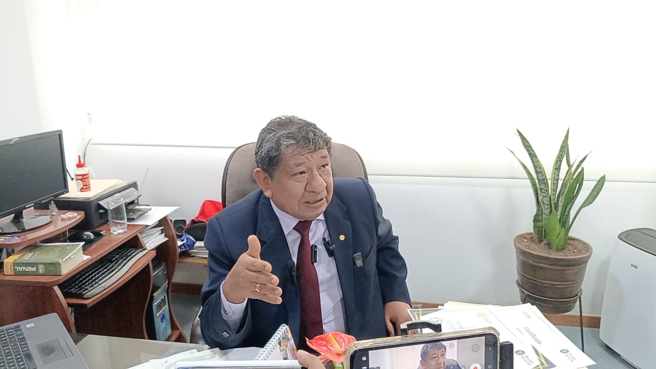 Colegio De Abogados Aclara Pol Contreras No Esta Colegiado En Huanuco