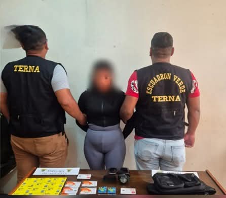 Mujer Es Detenida En Huanuco Por Posesion Ilegal De 44 Sim Cards Activadas