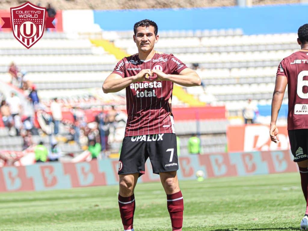 Una cuadrilla de danzantes identificada con la Universidad de Huánuco también formó parte de la jornada