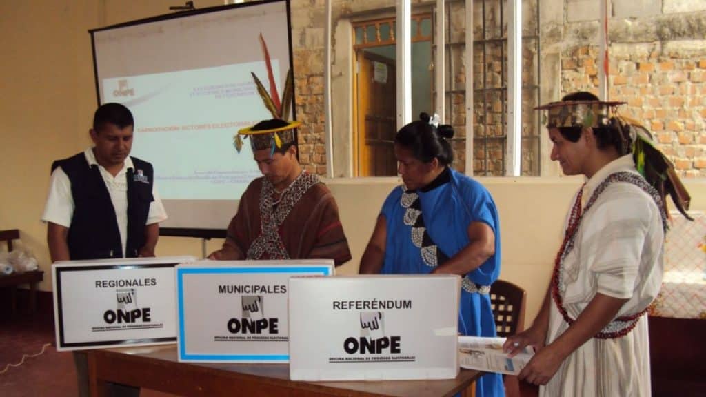 proceso efectuado el viernes 23 de enero en Lima. En total, se eligió a 25 personas por cada una de las 92.766 mesas de sufragio que se instalarán el domingo 12 de abril de 2026.